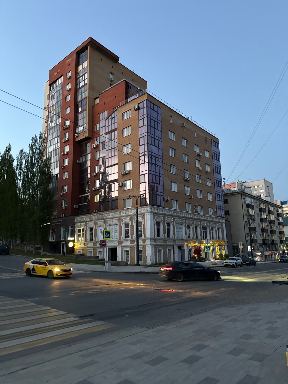 Evening street life documented across Ufa, Russia