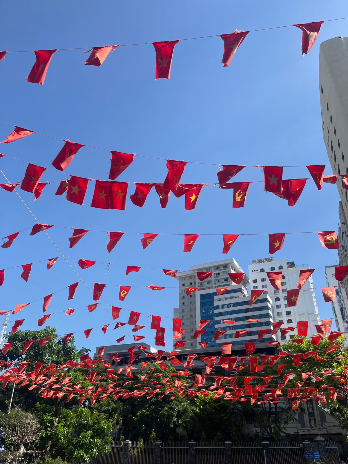 Early morning scenes documented across Bac Nha Trang Ward