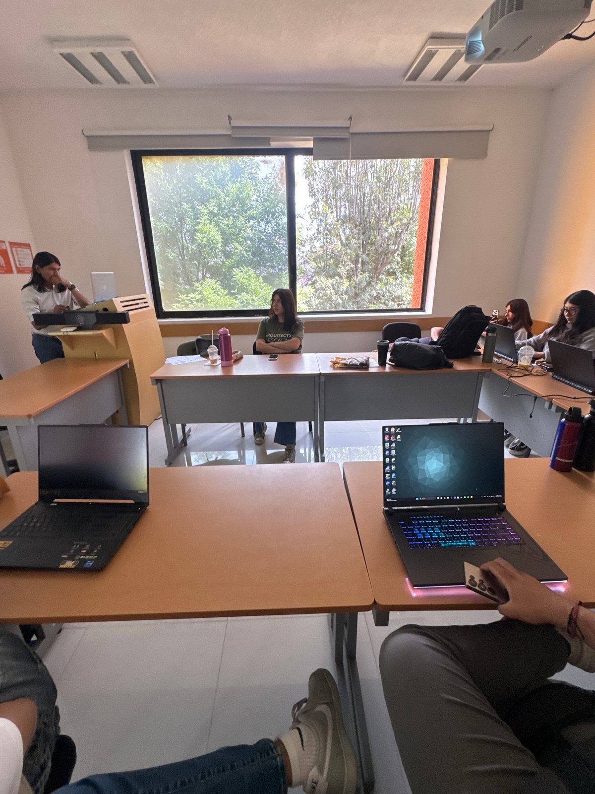 Evening study sessions documented at San Andrés Cholula educational facility