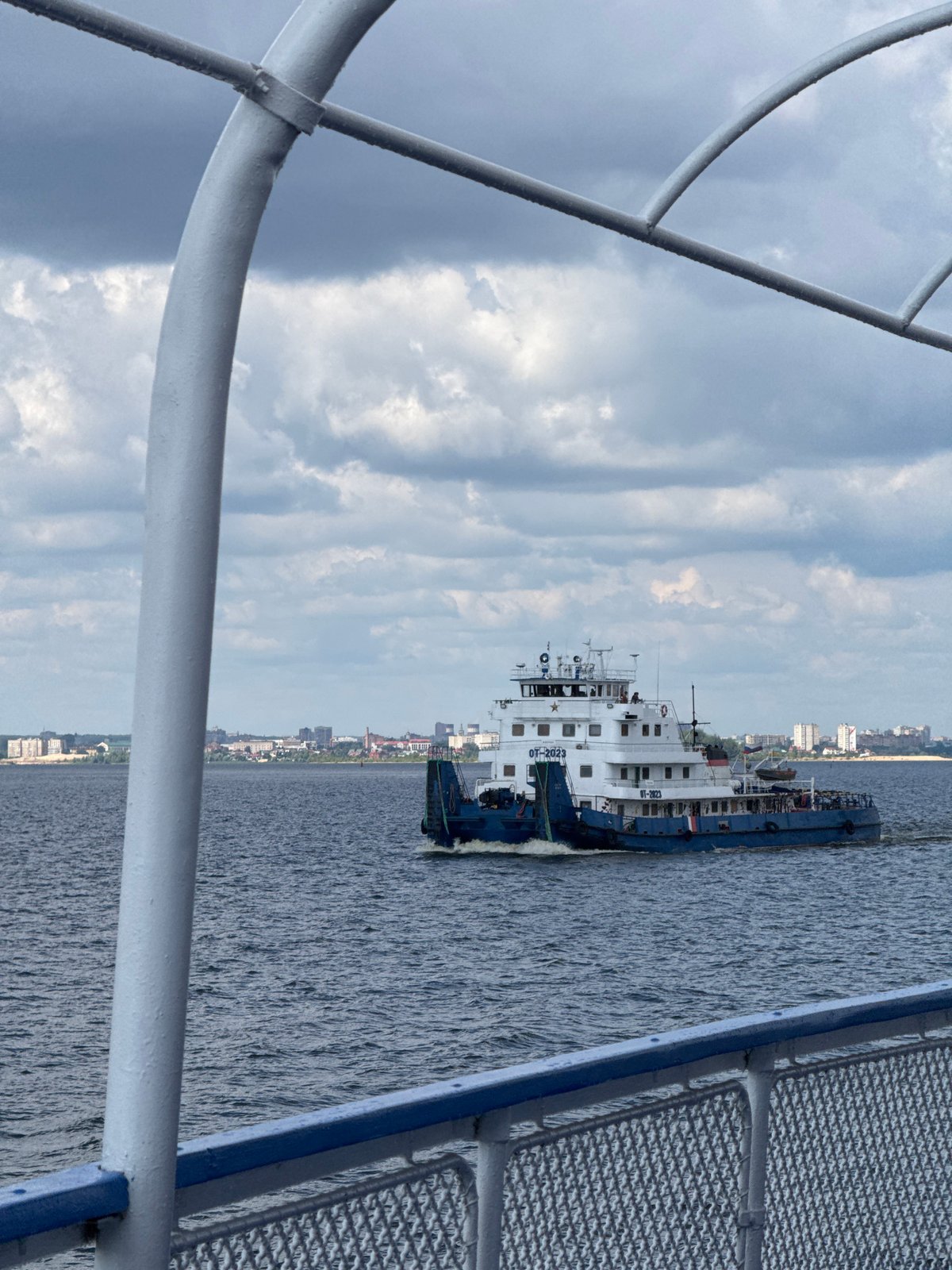 Cargo ferry OT-2023 crosses the Volga River near Kazan