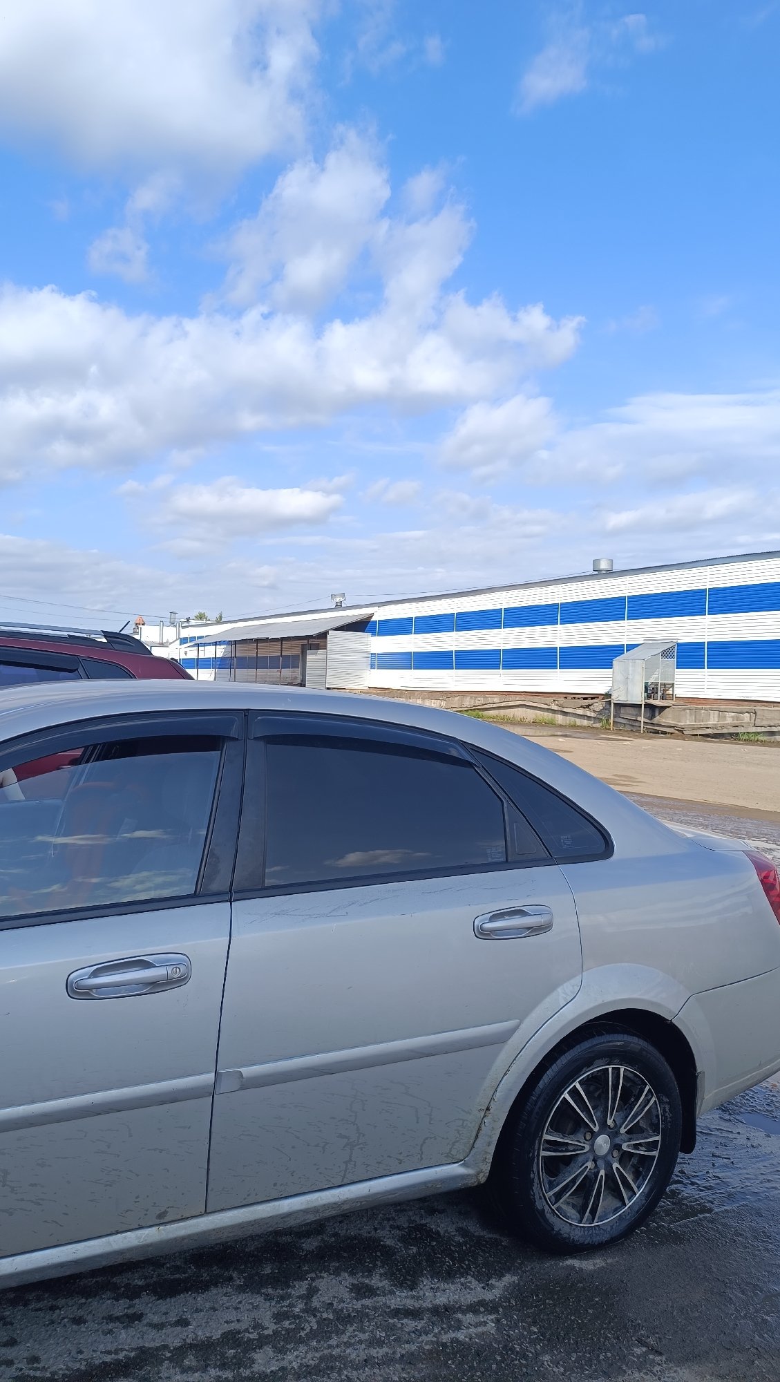 Quick stop at a Chaikovsky building, loading up and heading out