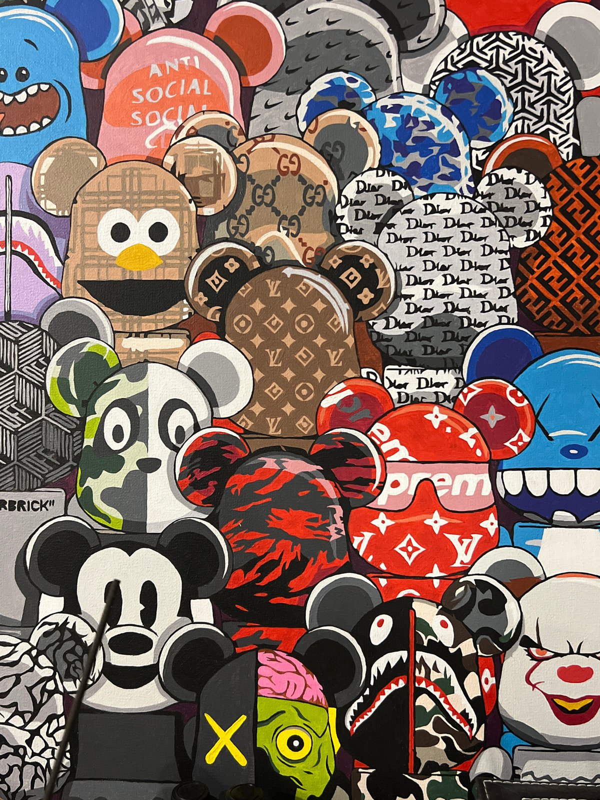 Designer-branded bear artwork documented in Kazan