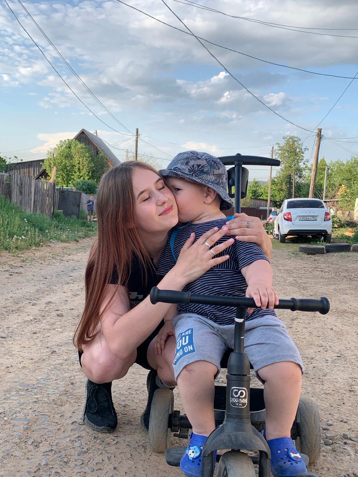 Woman documents rural daily life in Фоки, Russia