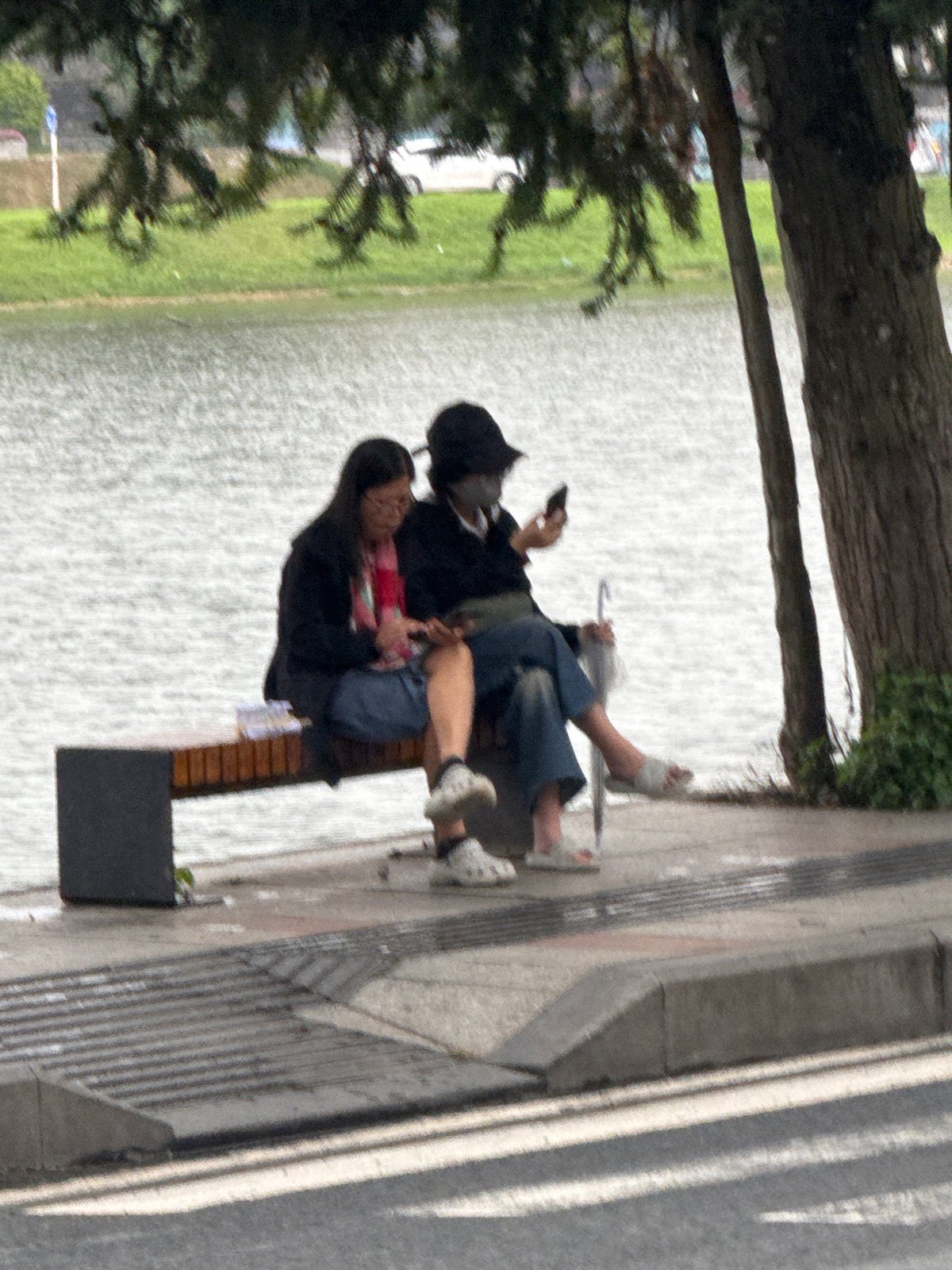 Lakeside bench and bicycle stroll in Da Lat