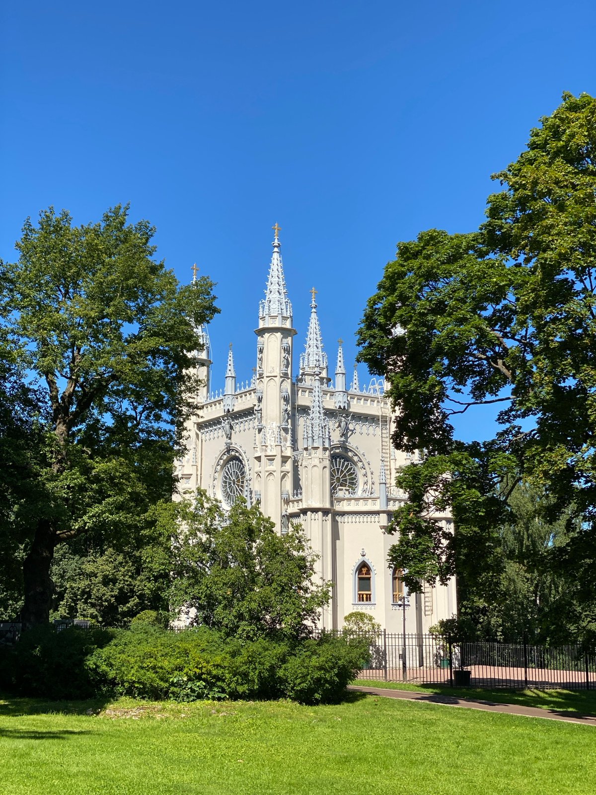 Morning tour through Alexandria Park and its Gothic Chapel