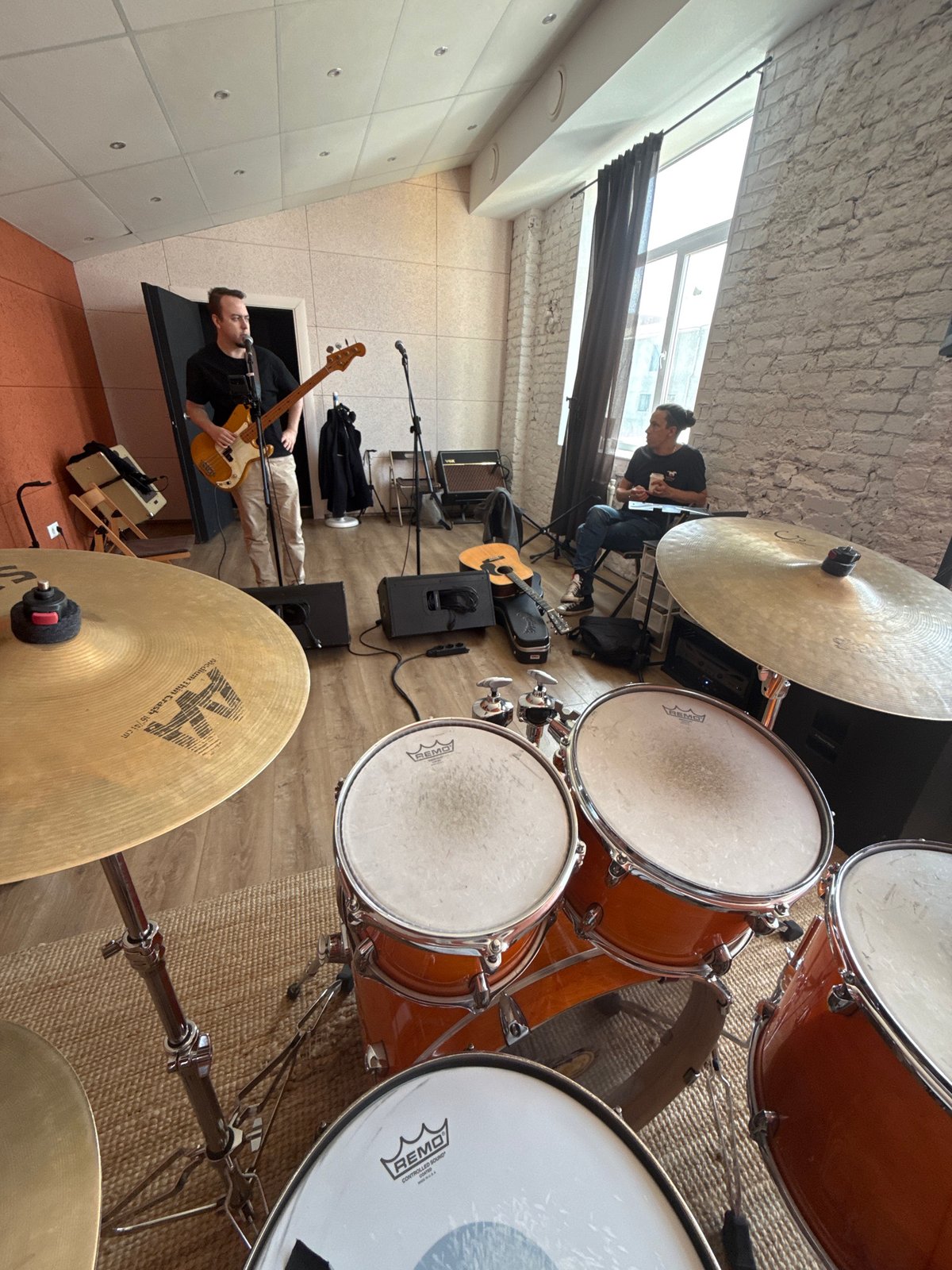 Musicians rehearse in Moscow as portrait photography documented nearby