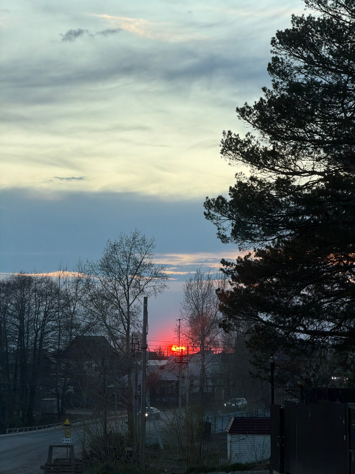 Sunset street scenes and daily life captured in Chaikovsky