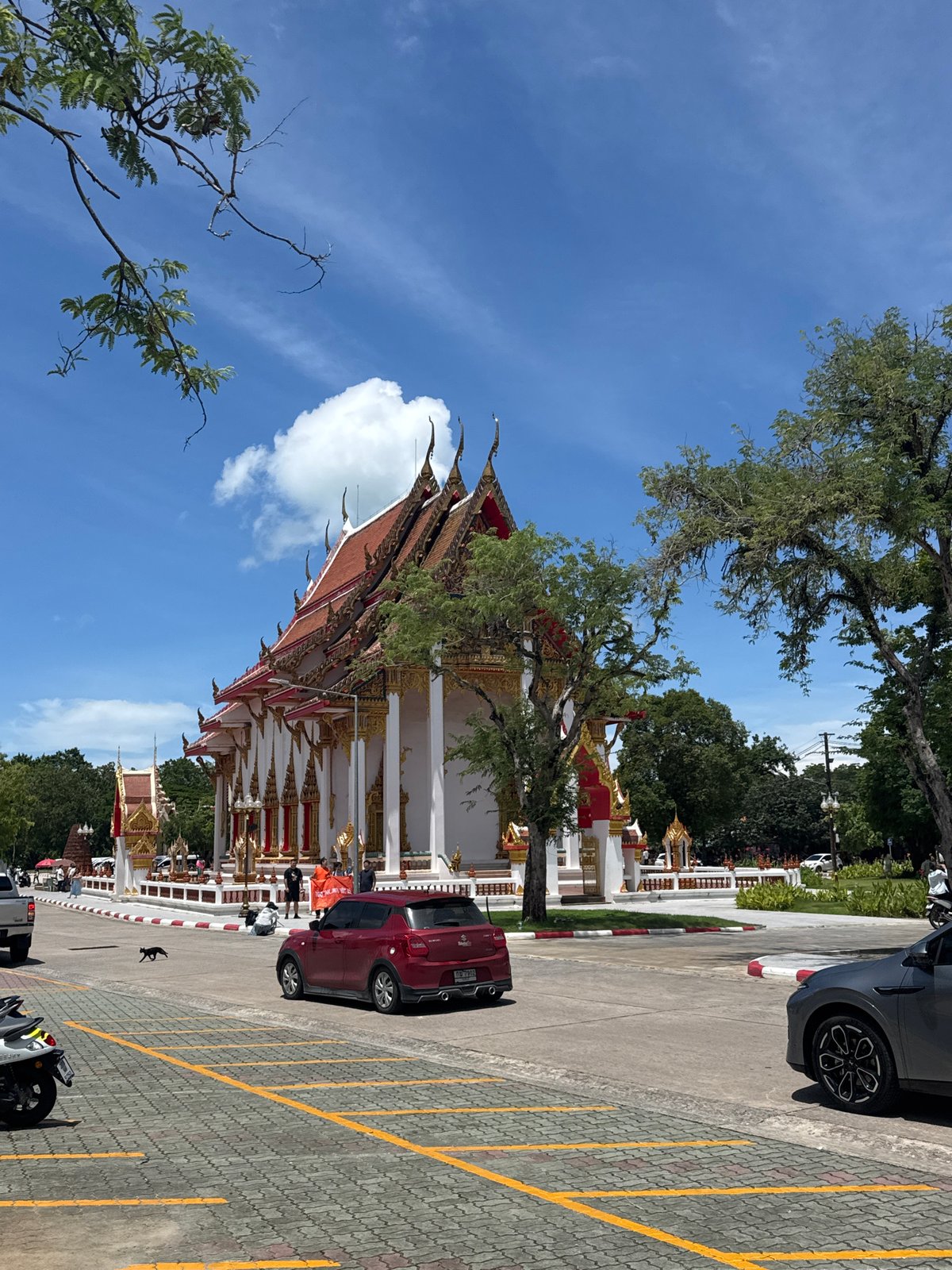 Morning visit documented at Wat Chalong Buddhist temple complex