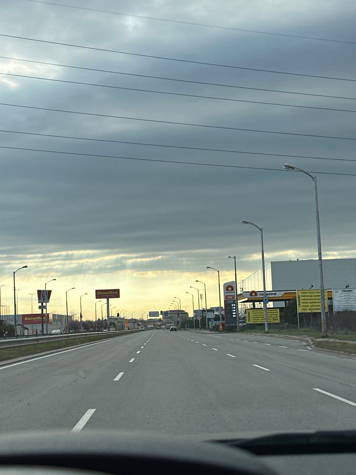 Dawn documentation of Sofia commercial thoroughfare captured by witness