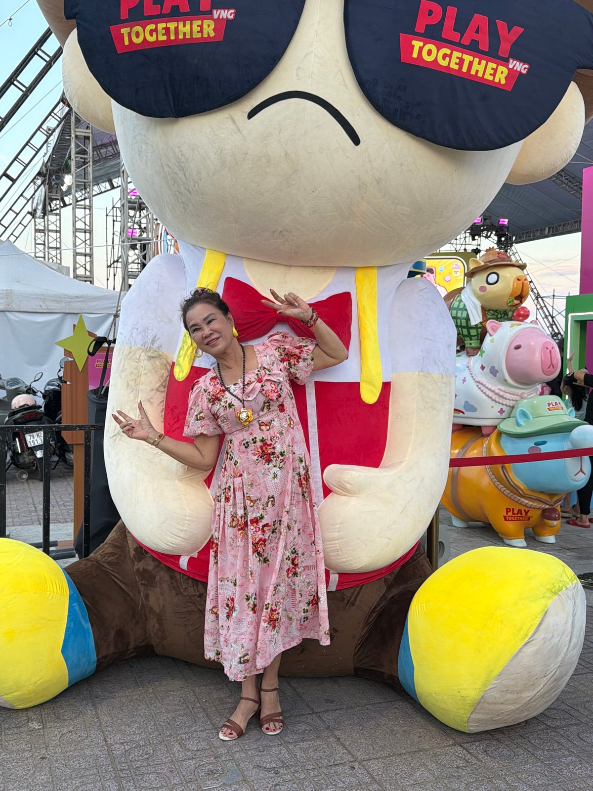 Play Together gaming event meets everyday Nha Trang street life