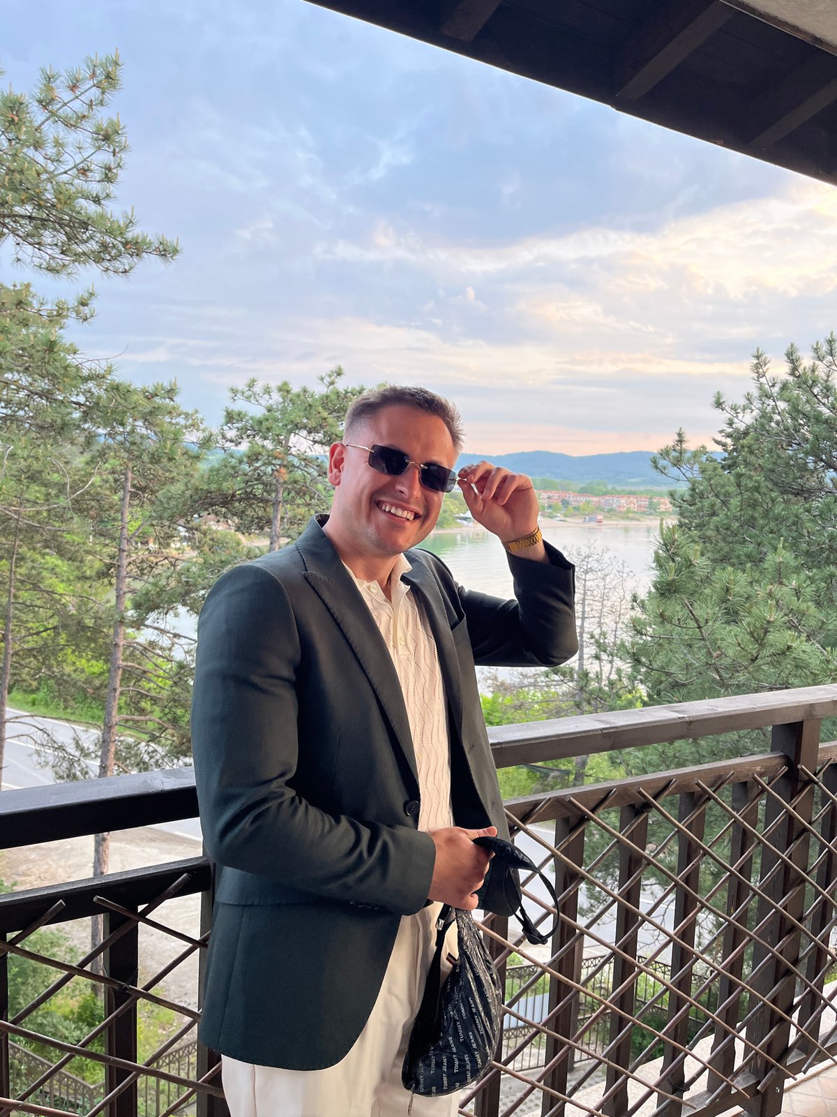 Man in suit spotted on elevated terrace in Sozopol