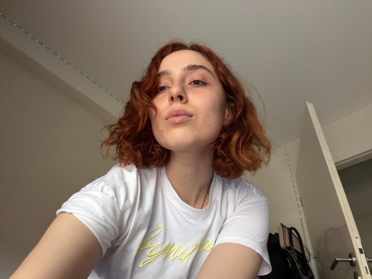 Young person documents morning routine through selfies in Strasbourg