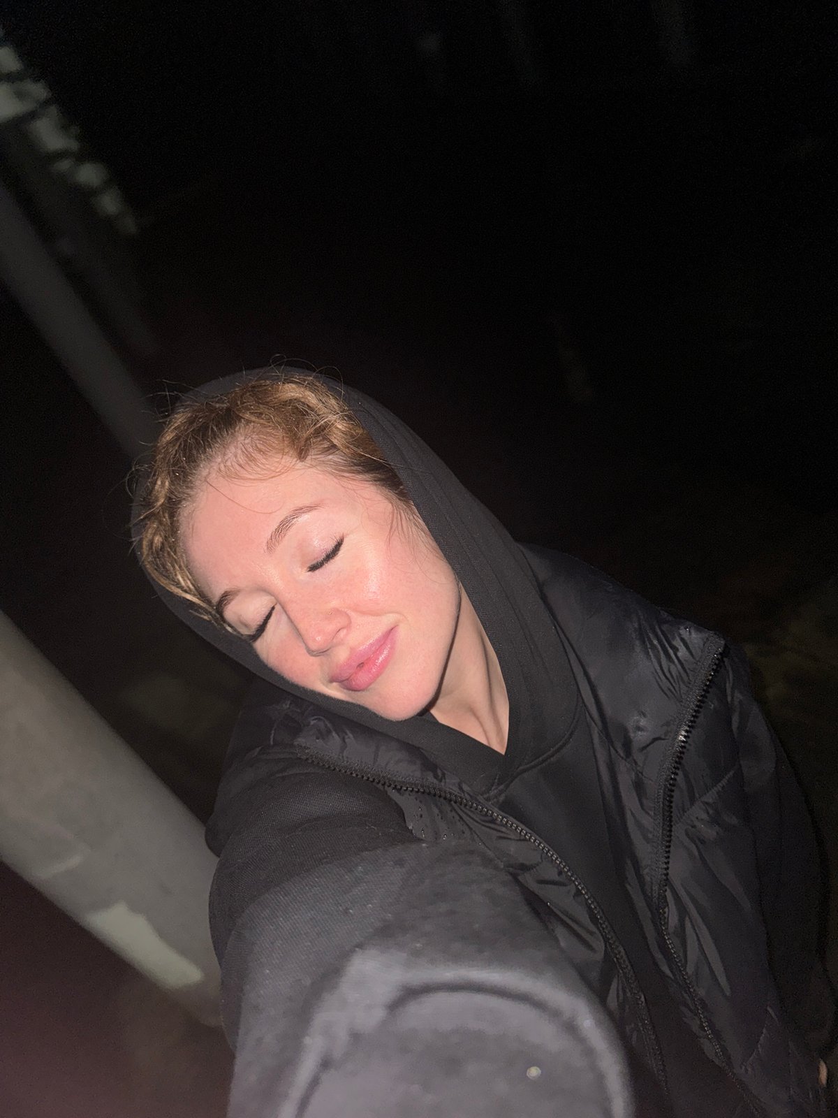 Friends gather for drinks and selfies in Kyndygh