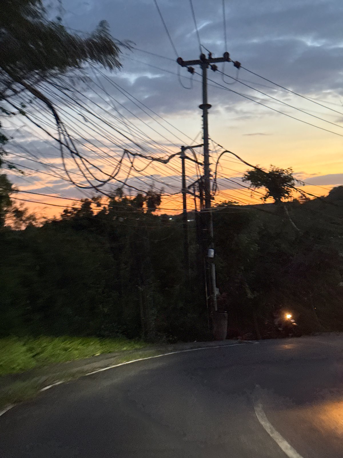 Evening street life and fruit markets documented in Kuta Selatan
