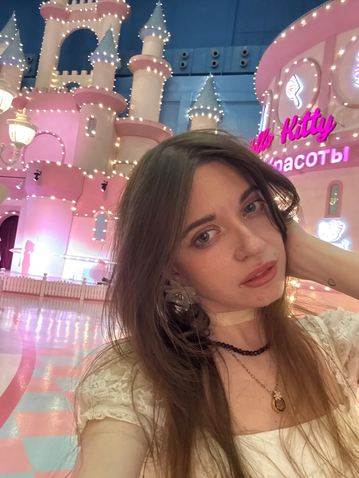 Woman documents visit to Hello Kitty venue in Moscow