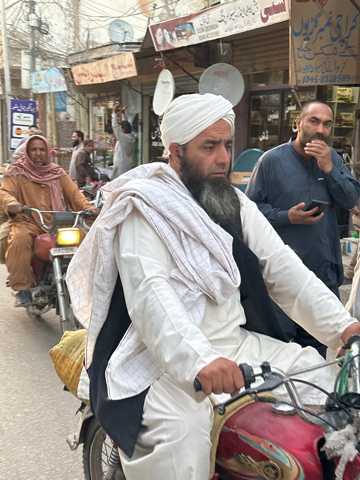 Afternoon street traffic in Quetta City Tehsil, Pakistan