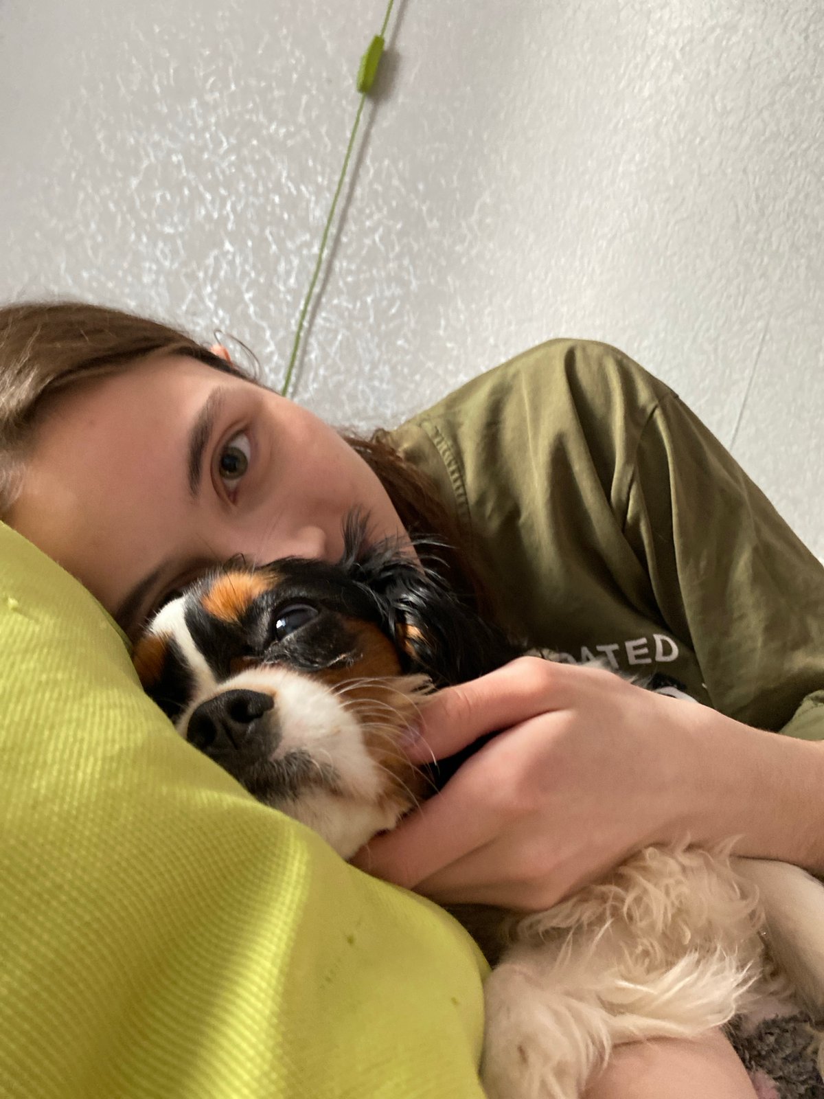 Family moments captured in Votkinsk home during afternoon