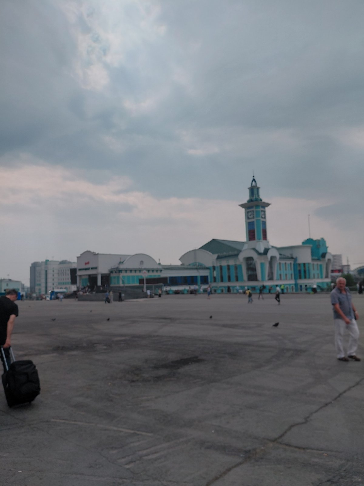 Around Novosibirsk's main station on an overcast morning