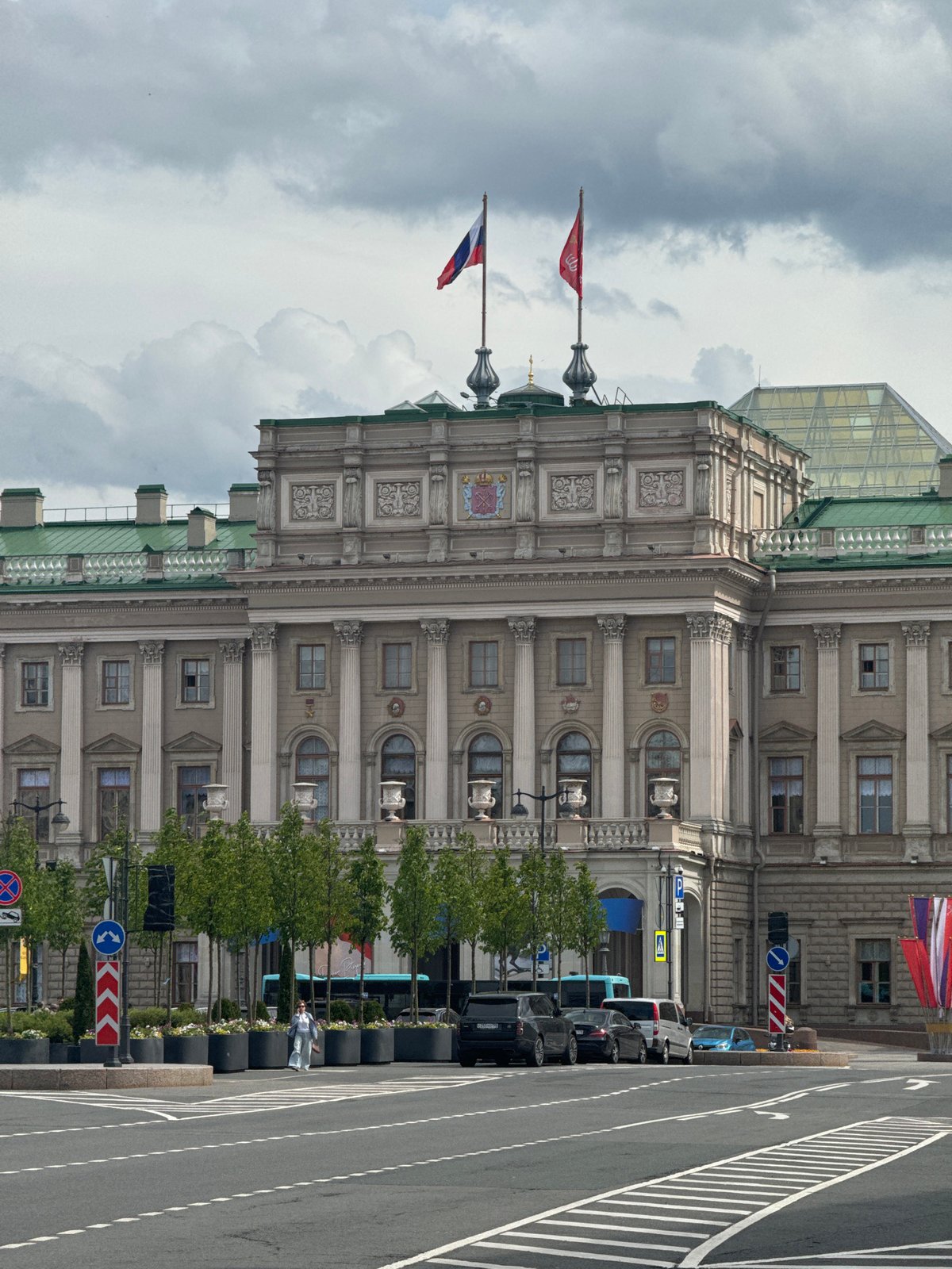 Tourist documents Saint Petersburg landmarks during morning walk