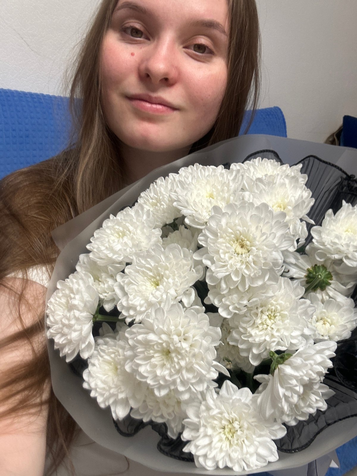 Lazy summer afternoon in Noviy: flowers, fried food, and home life
