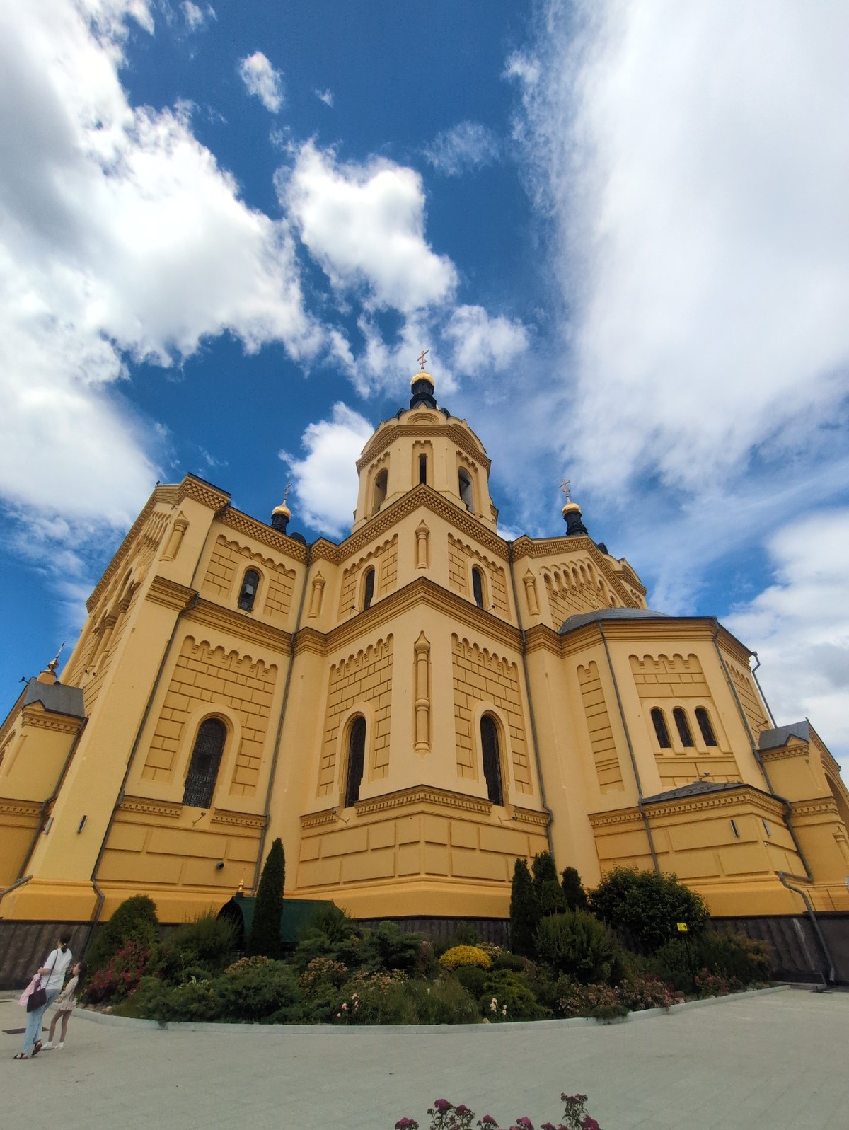 Summer morning along Nizhny Novgorod's waterfront and historic landmarks