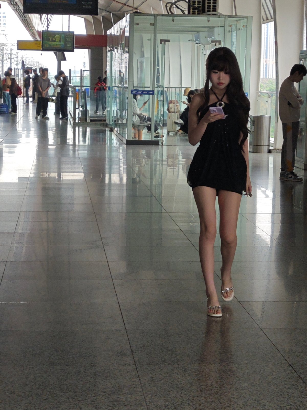 Morning commute scenes captured in Chongqing High-tech Zone