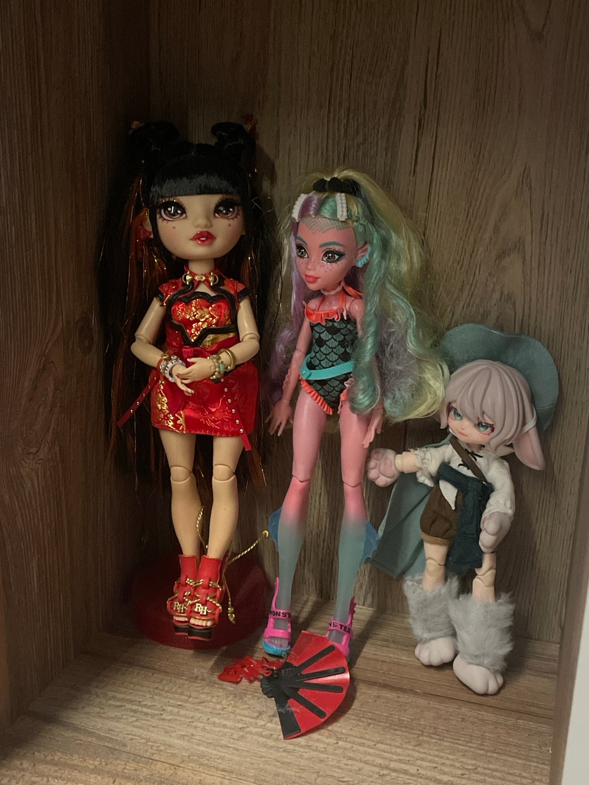 Collectibles, snacks, and everyday life in a Kommunarka apartment