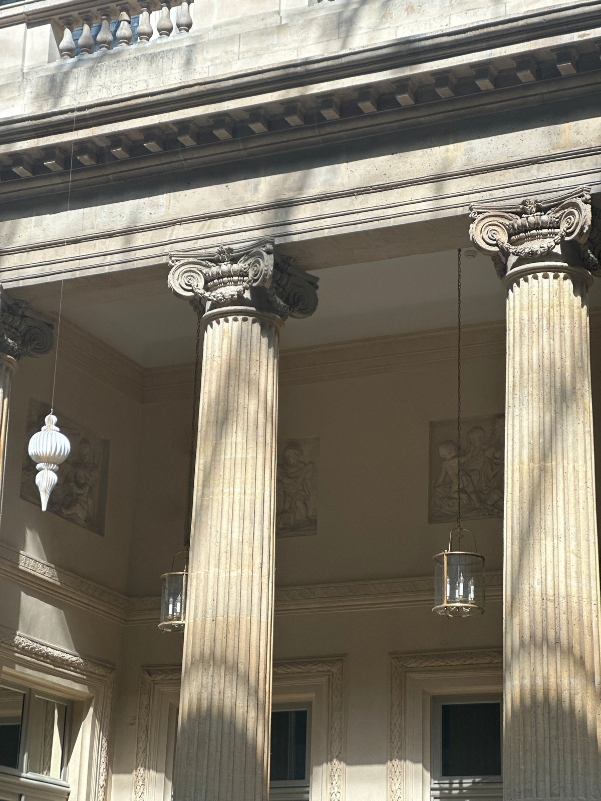 Classical architecture documented in central Paris