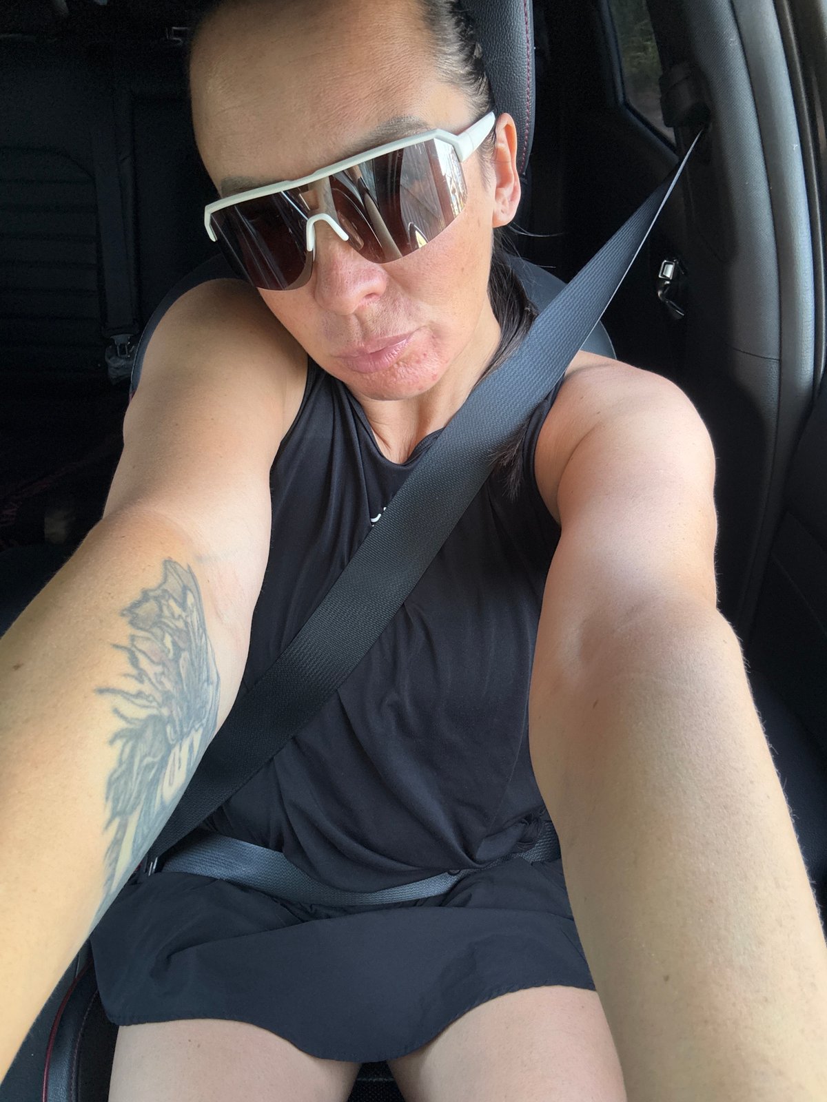 Tennis outing prep in Chaikovsky, racket and selfies in tow