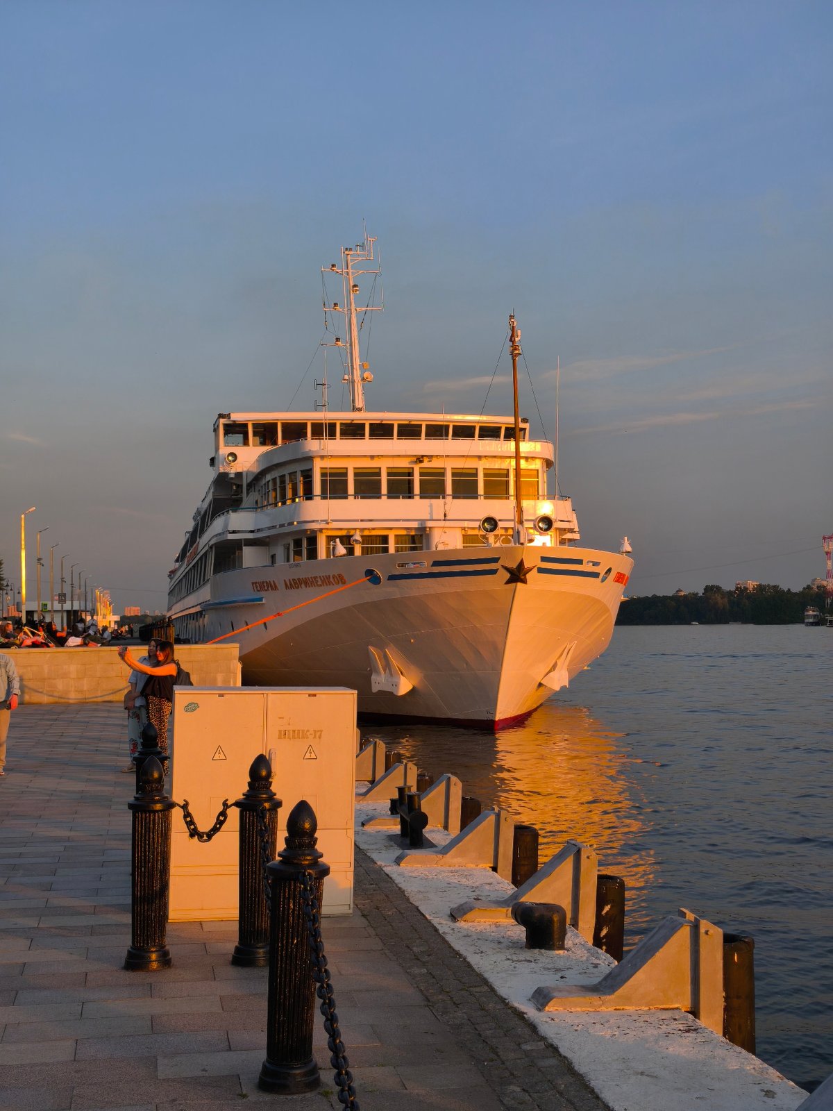Evening riverside scenes captured along Moscow River embankment