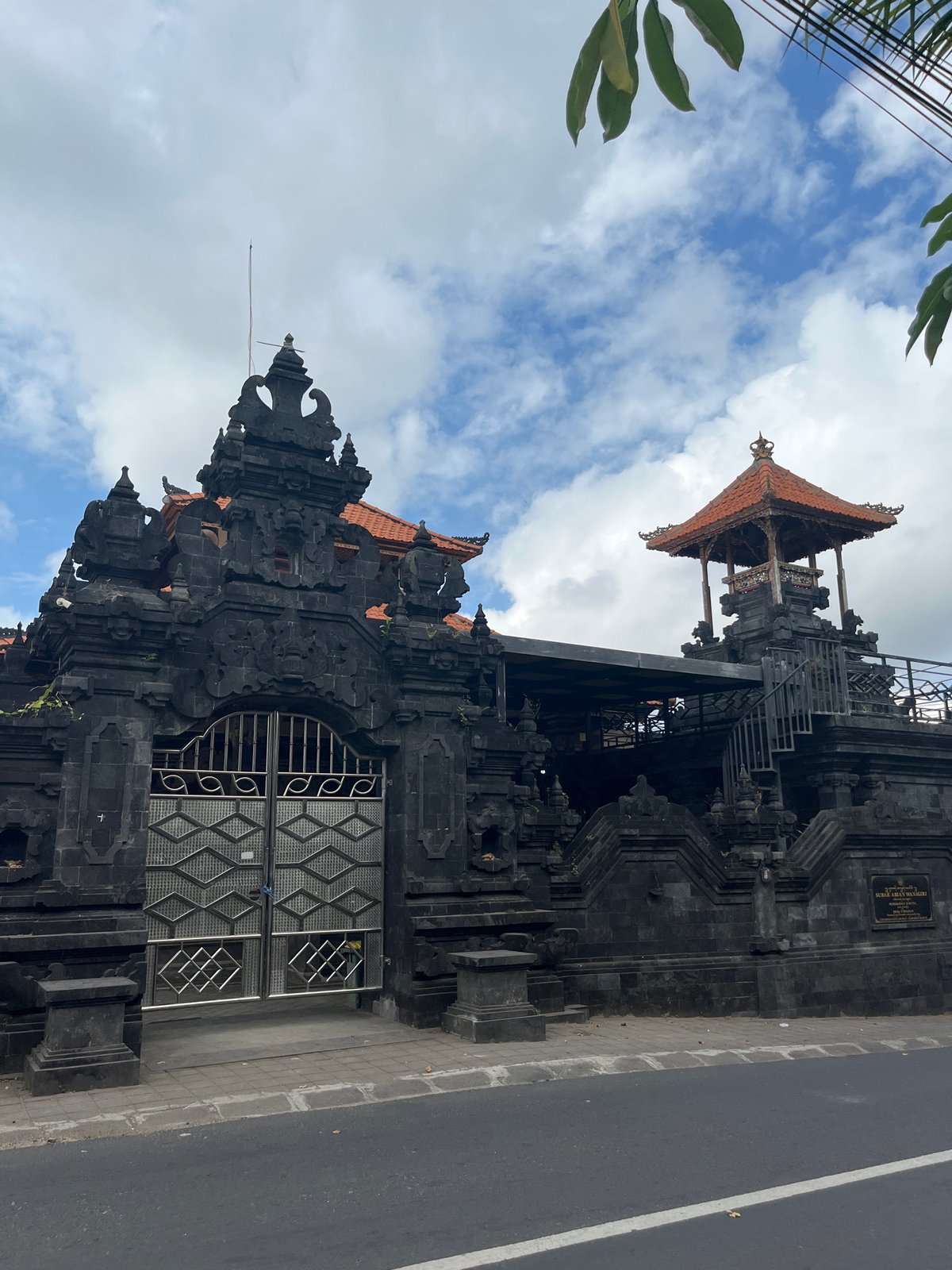 Traditional Balinese temple and crafts documented in Kuta Selatan
