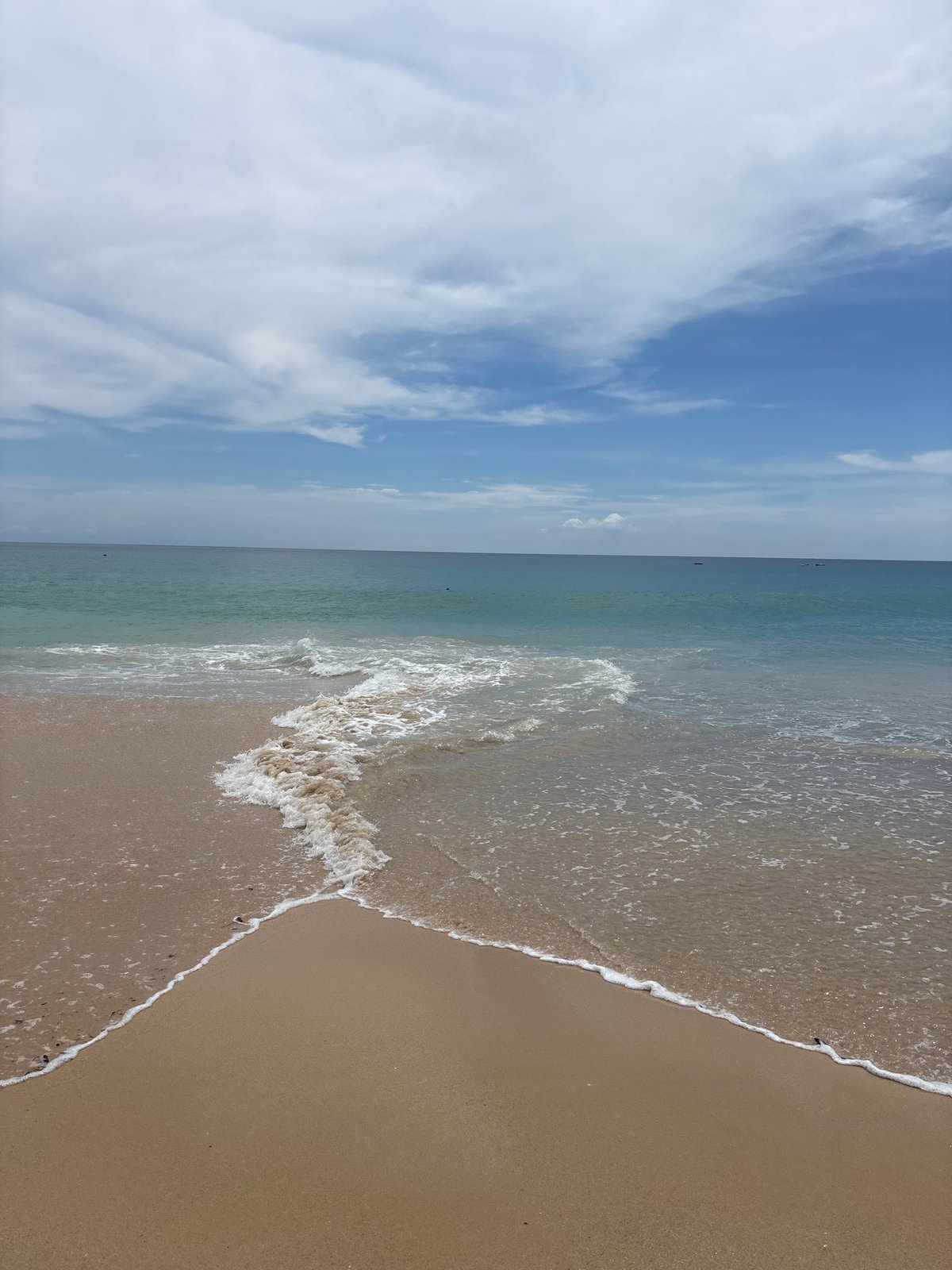 Morning beach scenes documented at Choeng Thale, Thailand
