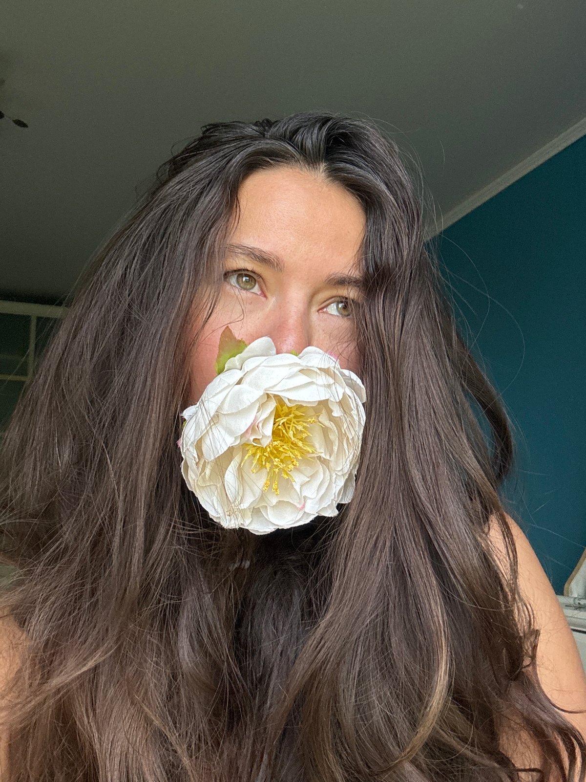 Domestic moments captured in Kazan homes during early morning