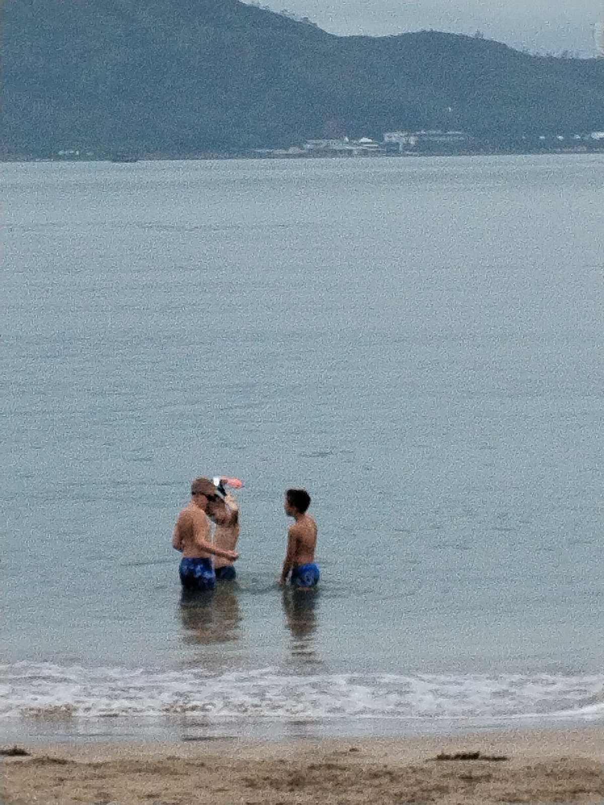Overcast day scenes captured across Bac Nha Trang Ward, Vietnam
