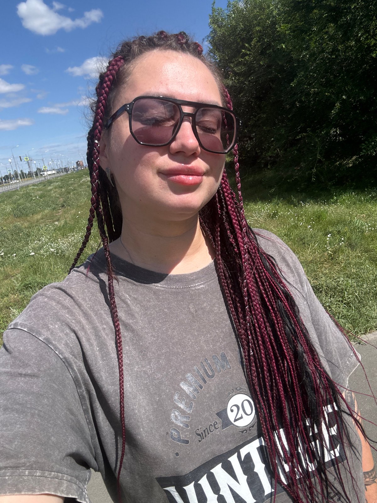 Sunny morning in Tolyatti: selfies, a husky, and street details