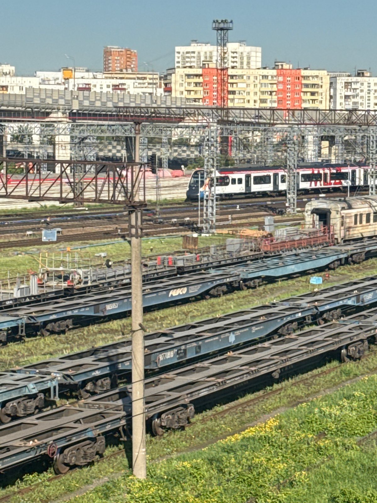 Moscow railway operations and construction activity documented by witnesses