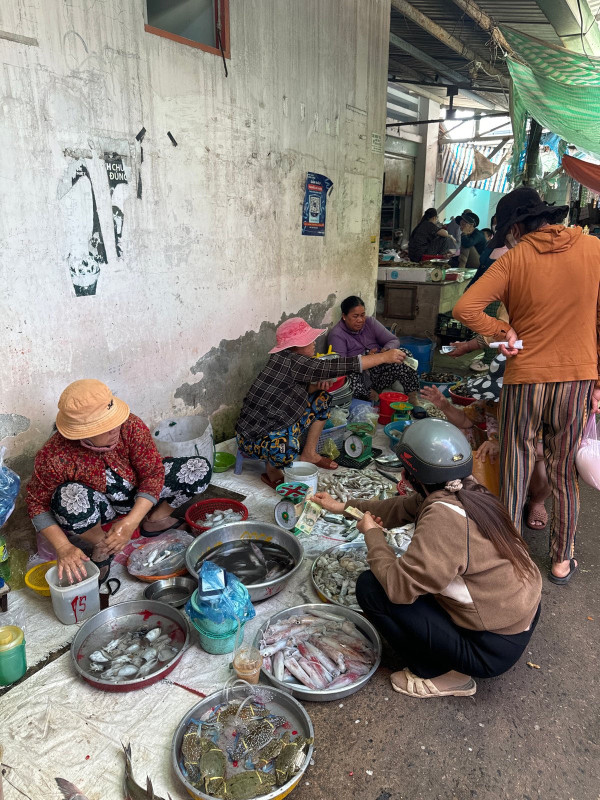 Early morning food market activity documented in Mũi Né, Vietnam