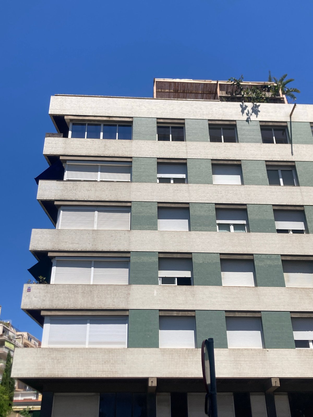 Street-level Barcelona: architecture, graffiti, and everyday details in Gràcia