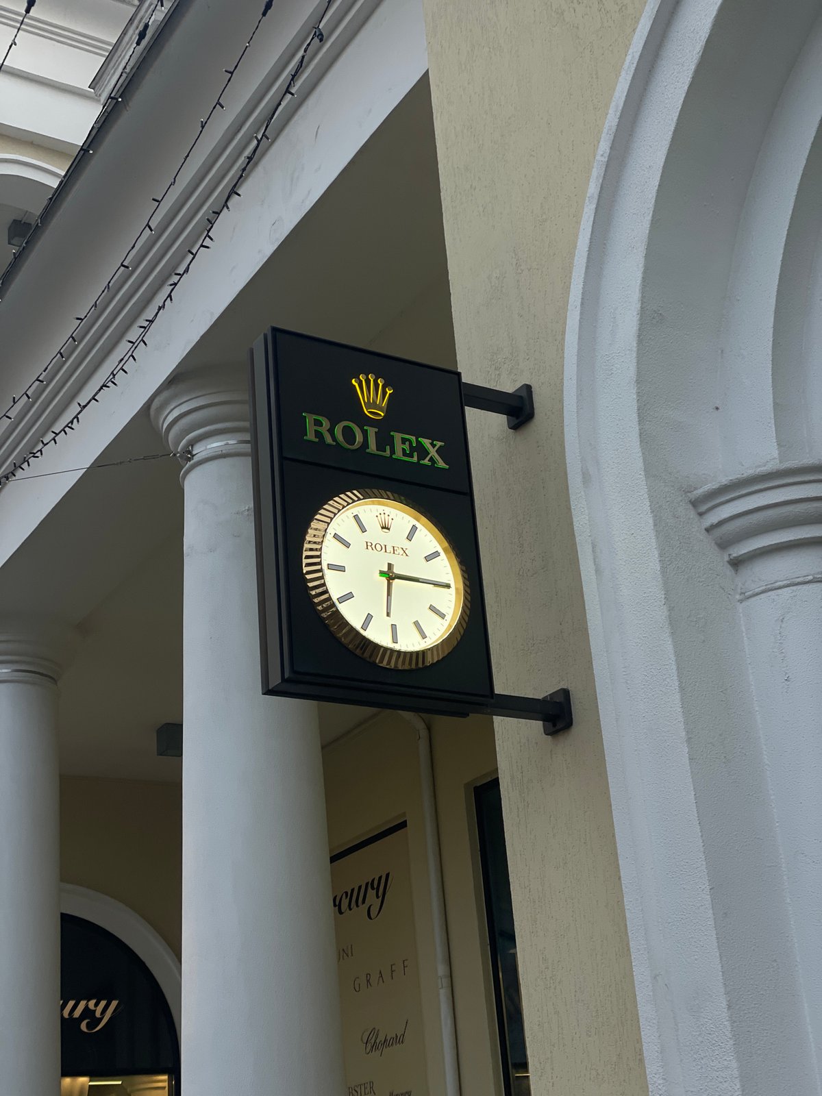 Luxury shopping district documented in Sochi, Russia