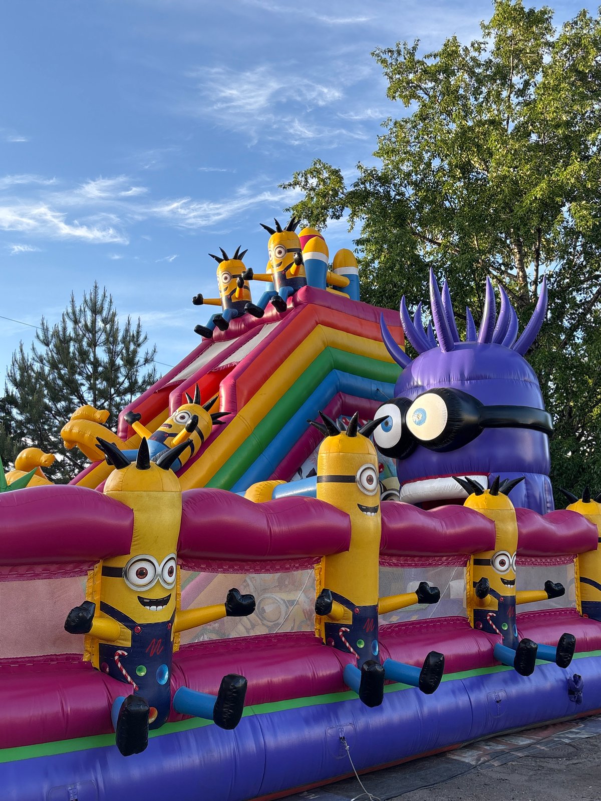 Morning life in Birobidzhan: families, fitness, and Minions bounce houses