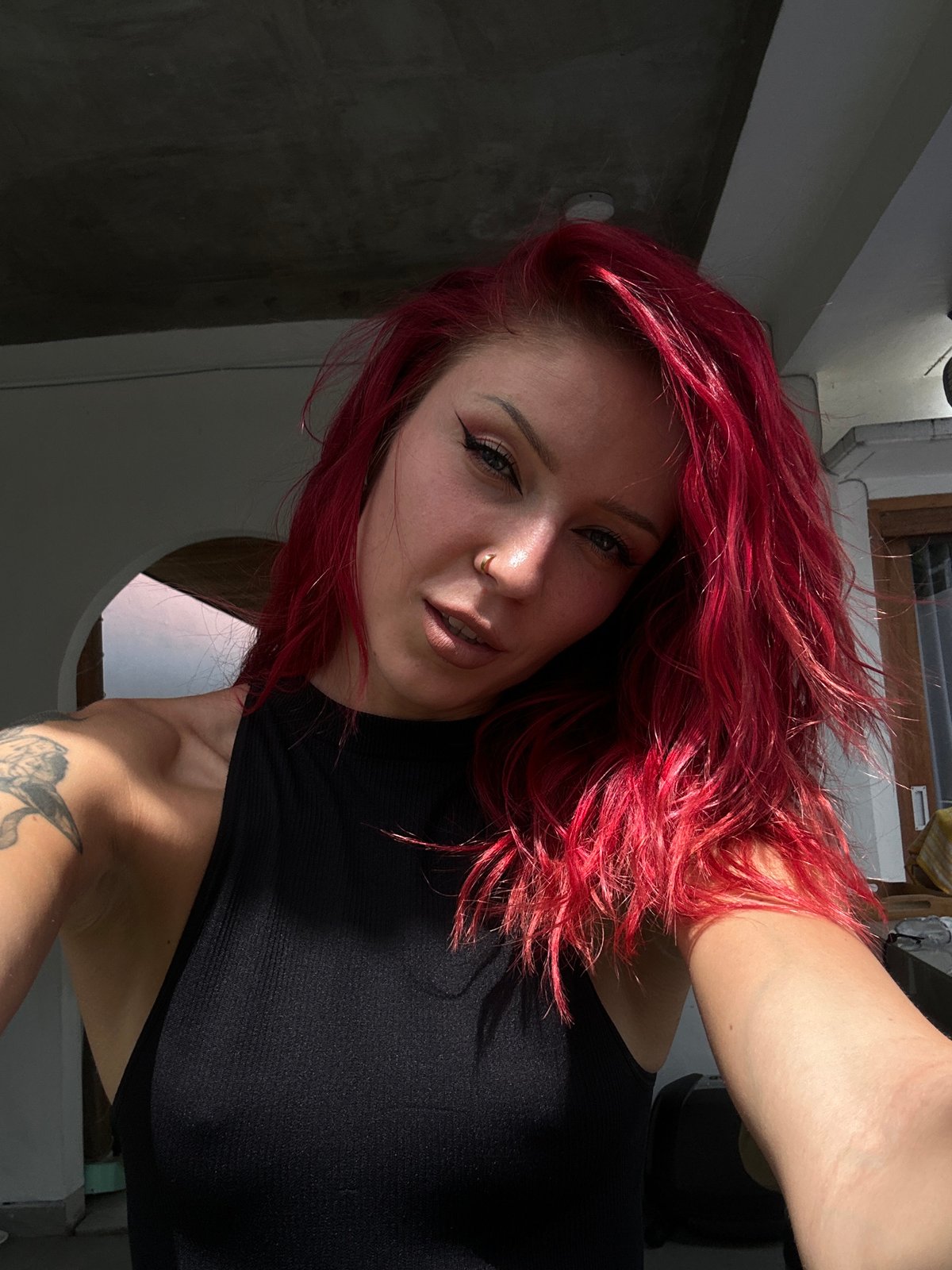 Woman takes late-night selfies in North Kuta residence
