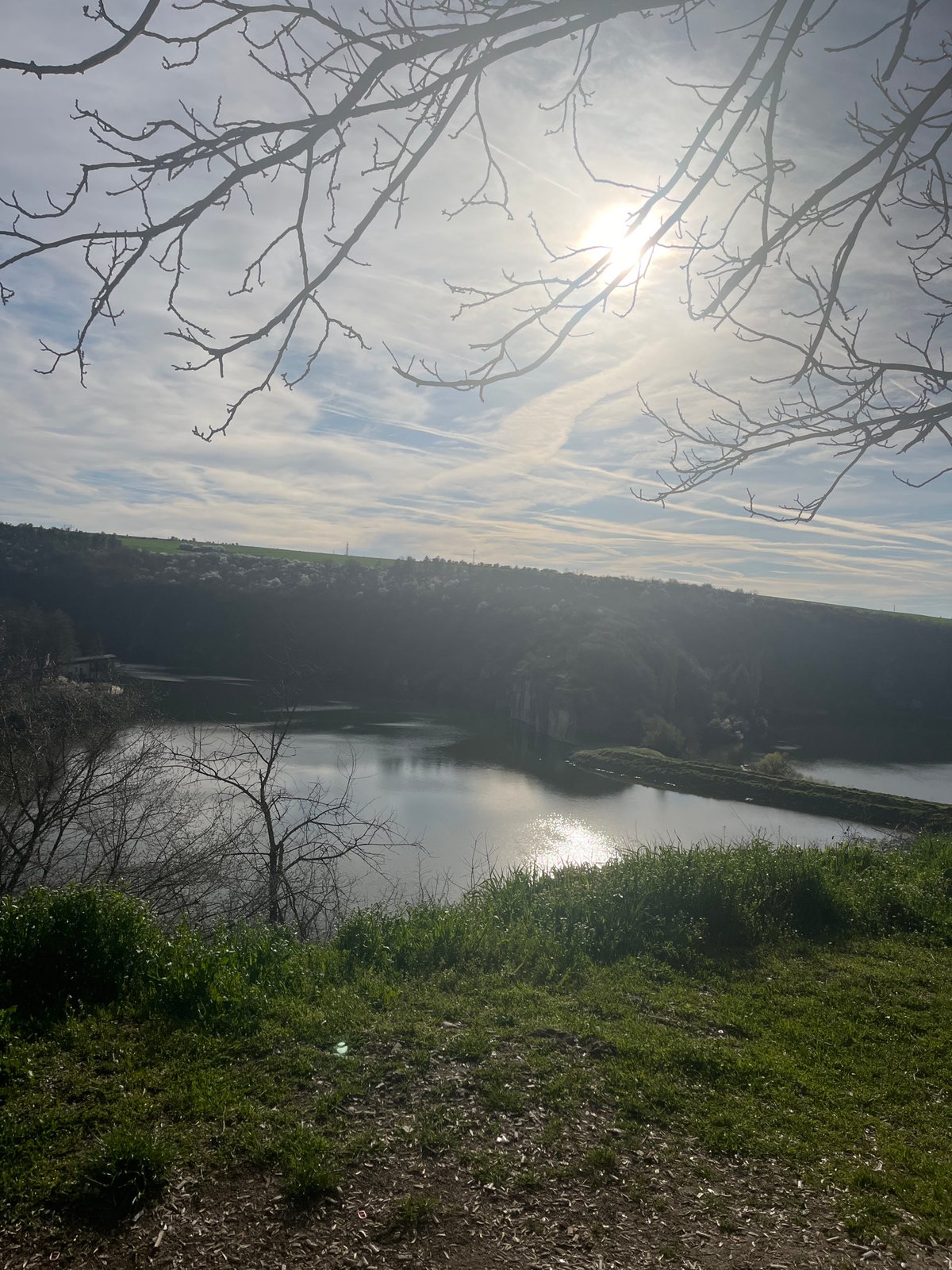 Springtime lakeside scenes documented at Kaylaka Park, Pleven