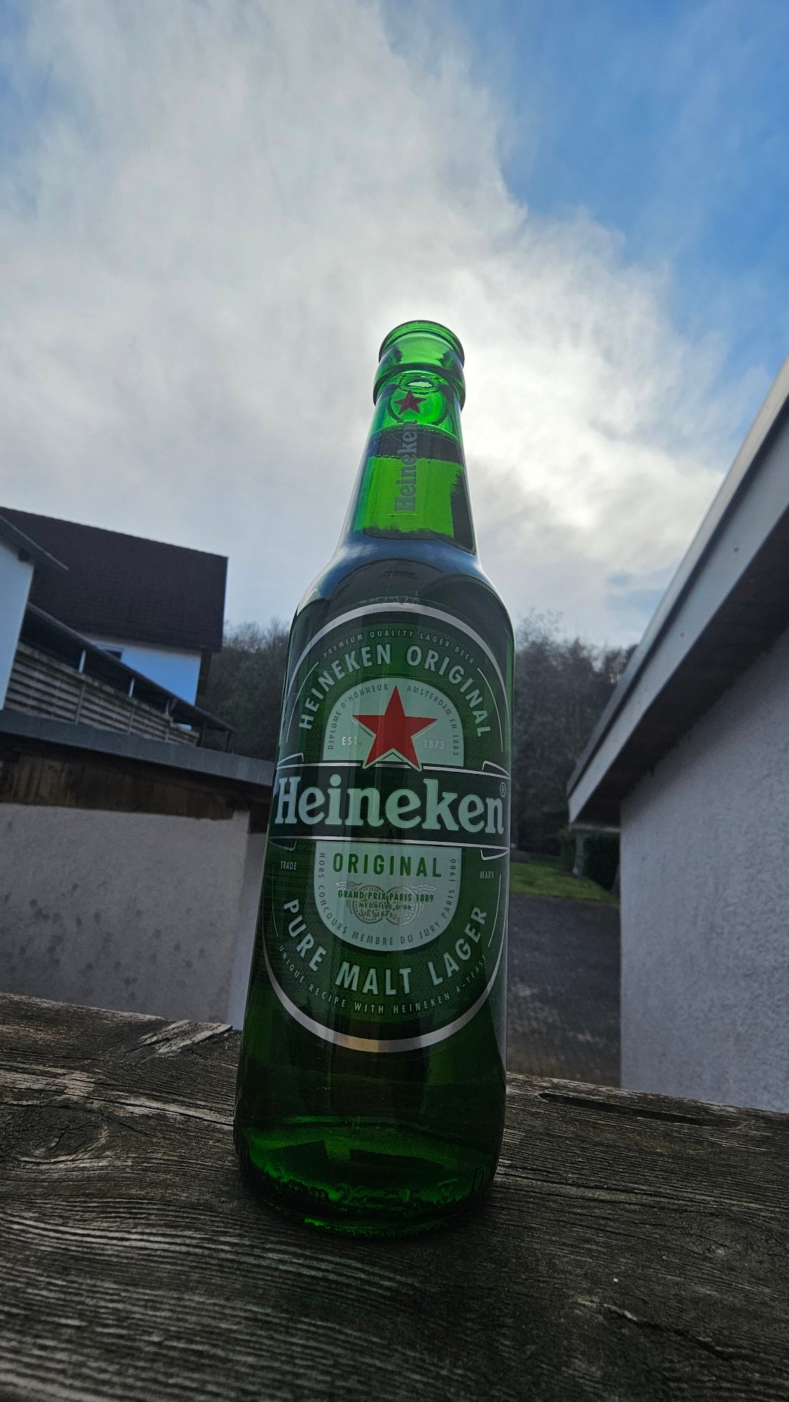 Resident documents hailstorm from balcony in Leidersbach, Germany
