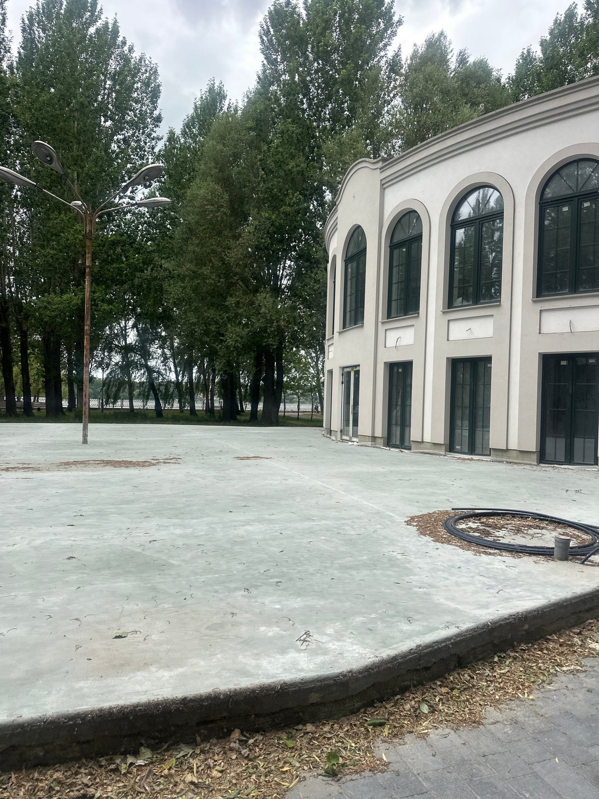 Afternoon stroll through Ternopil's central park and pond promenade