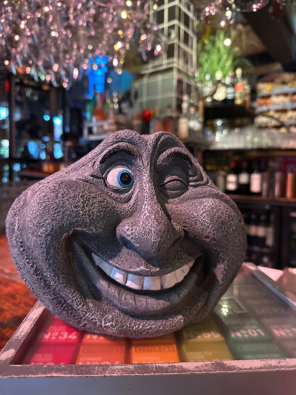 Grinning stone statue spotted in Amersfoort, Netherlands