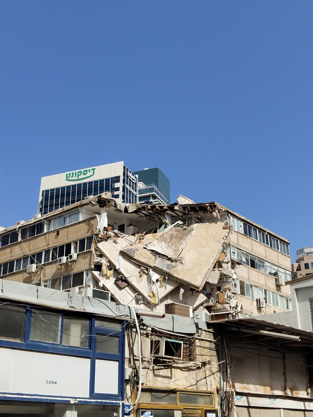 Building suffers major structural collapse in Tel Aviv