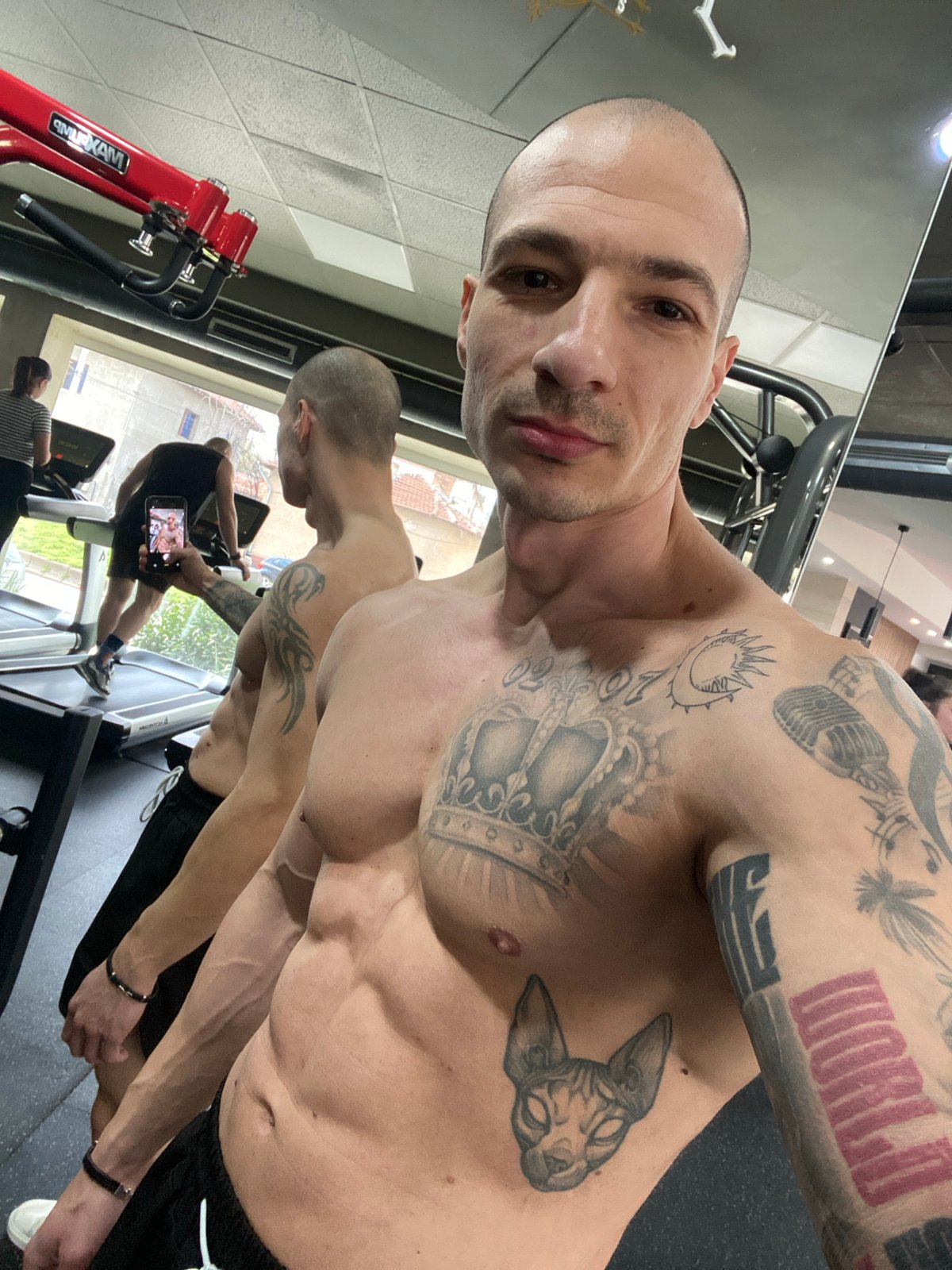 Fitness enthusiast documents workout sessions across Pleven gyms