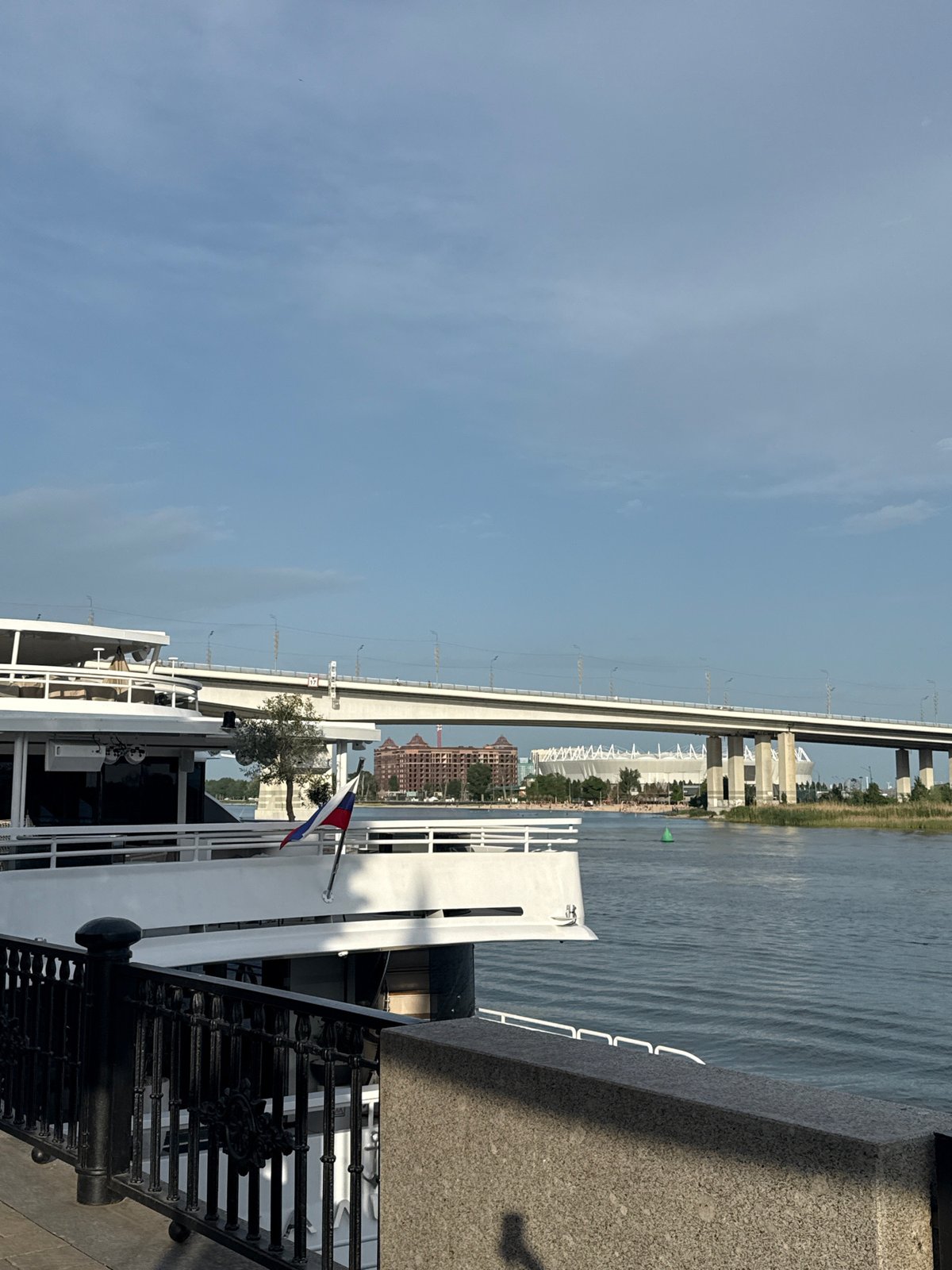 Weekend afternoon life documented along Rostov-on-Don embankment