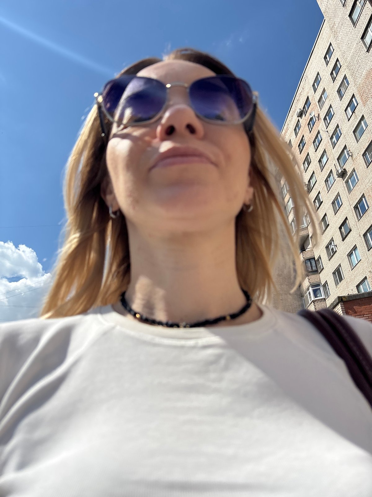 Woman documents 21-minute photo session across Saint Petersburg locations