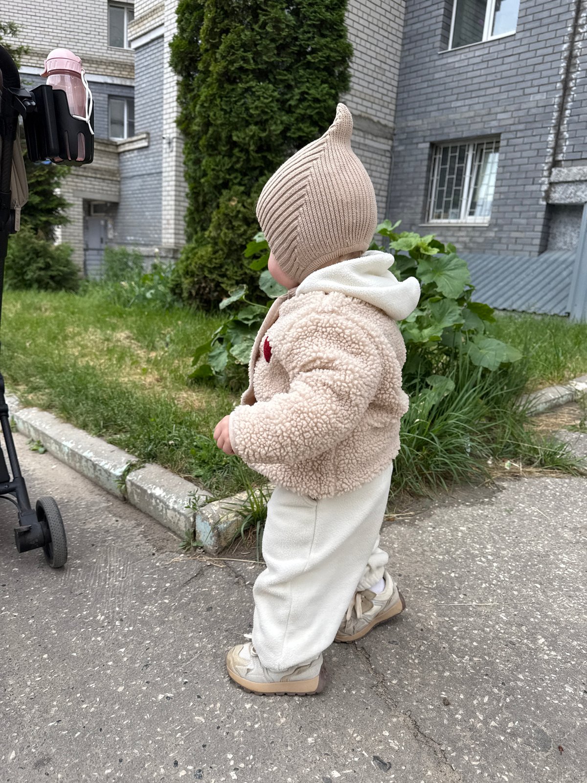 Ordinary childhood moments captured across Vladimir, Russia